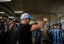 Torcida do Grêmio se despede de Renato no aeroporto