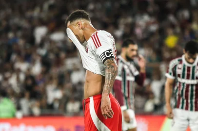 PARTIDA ENTRE FLUMINENSE X INTERNACIONAL, VÁLIDA PELO JOGO DE VOLTA DAS OITAVAS DE FINAL DA COPA DO BRASIL, REALIZADA NO ESTÁDIO DO MARACANÃ, NO RIO DE JANEIRO, NA NOITE DESTA QUARTA-FEIRA (06).RJ - COPA DO BRASIL/FLUMINENSE x INTERNACIONAL - ESPORTES - Partida entre Fluminense x Internacional, válida pelo jogo de volta das oitavas de final da Copa do Brasil, realizada no estádio do Maracanã, no Rio de Janeiro, na noite desta quarta-feira (06). 06/08/2025 - Foto: FILIPE REVELES/AGÊNCIA O DIA/AGÊNCIA O DIA/ESTADÃO CONTEÚDOEditoria: ESPORTESLocal: RIO DE JANEIROIndexador: FILIPE REVELESSecao: FutebolFonte: Agência O DiaFotógrafo: AGÊNCIA O DIA<!-- NICAID(16096166) -->