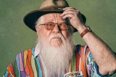 Hermeto Pascoal <!-- NICAID(15667342) -->