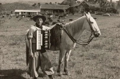 São Francisco de Paula comemora 120 anos e centenário de Honeyde Bertussi no dia 7 de janeiro.Programação inicia a partir das 15h com a exposição "Honeyde Bertussi" e palestra com Paulo Bertussi e Léo Ribeiro.<!-- NICAID(15309923) -->