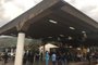 PORTO ALEGRE, RS, BRASIL, 26/07/2021 - Mais de cem pessoas que estavam na fila para vacinação, por volta de 11h30min desta segunda-feira (26), no terminal de ônibus da Avenida Bento Gonçalves com a Antônio de Carvalho, no bairro Agronomia, zona leste de Porto Alegre, reclamaram que ficaram no local por cerca de duas horas. <!-- NICAID(14844891) -->