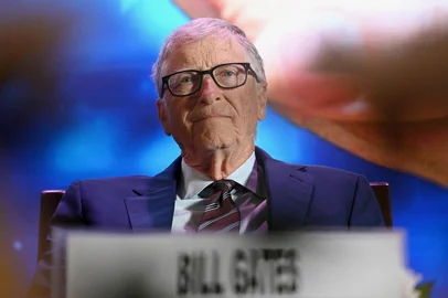 (FILES) American philanthropist and Microsoft co-founder Bill Gates attends an event in New Delhi on March 19, 2025. Bill Gates has admitted making a "huge mistake" in associating with Jeffrey Epstein, telling staff at his charity foundation on February 24, 2026, that he had affairs with two Russian women but denying involvement in the disgraced financier's crimes. The Microsoft co-founder is among the prominent names appearing in documents released by the US Justice Department that revealed close friendships, illicit financial dealings and private photos with convicted sex offender Epstein. (Photo by Arun SANKAR / AFP)<!-- NICAID(16232660) -->