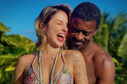 Seu Jorge e Karina Barbieri<!-- NICAID(15175418) -->