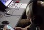 Operador de VAR é flagrado ao acessar site de apostas em jogo na Europa; veja vídeo
