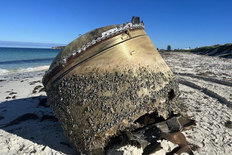 Objeto não identificado foi encontrado em 15 de julho de 2023 na praia australiana de Green Head. Autoridades federais e estaduais trabalham para determinar origem do item.<!-- NICAID(15484384) -->