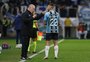 Mano elogia elenco após vitória do Grêmio, mas pede cautela: "Ainda somos uma equipe de transição"