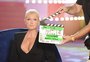 A um mês da estreia do documentário sobre sua vida, Xuxa elege trecho mais emocionante