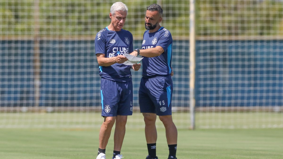 Arouca anuncia ex-auxiliar do Grêmio Vitor Severino como novo técnico