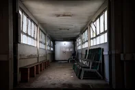 Porto Alegre, RS, Brasil, 08-04-2026: Hospital Beneficência Portuguesa, cujos atendimentos foram suspensos em novembro de 2022. Atualmente, o hospital está desativado e o imóvel foi leiloado para quitar dívidas trabalhistas. Foto: Jonathan Heckler/Agência RBS<!-- NICAID(16261359) -->