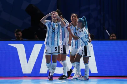 argentina vence na estreia da copa do mundo de futsal feminina <!-- NICAID(16171959) -->