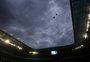 Caças da FAB dão show ao sobrevoar a Arena do Grêmio, antes do Gre-Nal