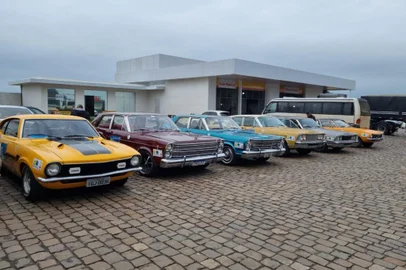 Empresários de Passo Fundo realizam expedição de carros antigos na Argentina e Uruguai<!-- NICAID(15895299) -->