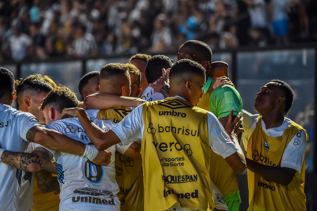 VÍDEO: os melhores momentos da vitória do Grêmio sobre o Botafogo, que teve hat-trick de Suárez