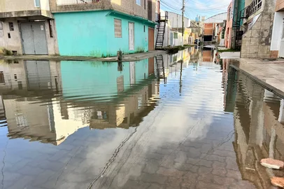 Lagoa dos Patos ultrapassa cota de inundação em duas cidades do Litoral Sul
