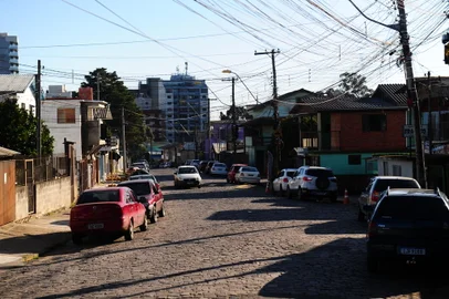 CAXIAS DO SUL, RS, BRASIL, 01/07/2022. Vistas gerais do bairro 1º de Maio. Na última semana, os ministros do Superior Tribunal de Justiça (STJ) rejeitaram, por unanimidade, o terceiro recurso do município em uma ação rescisória movida pela prefeitura para deixar a condição de ré no processo que envolve a área de 57 mil metros quadrados que a família Magnabosco doou, em 1966, para construção da Universidade de Caxias do Sul (UCS). (Porthus Junior/Agência RBS)<!-- NICAID(15137996) -->