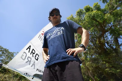 Porto Alegre, RS, Brasil – Regatas do Campeonato Centro Sul Americano da classe ILCA movimentam o Guaíba, em frente ao clube Veleiros do Sul, reunindo velejadores de diversos países da América Latina em uma das principais competições continentais da vela.<!-- NICAID(16238770) -->