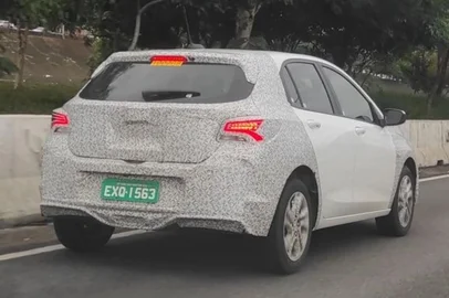 SÃO PAULO, SP, BRASIL, 24-06-2025: Novo modelo do Chevrolet Onix 2026 que será fabricado na GM de Gravataí-RS. Foto: Placa Verde @placaverde/Instagram/Reprodução<!-- NICAID(16071083) -->