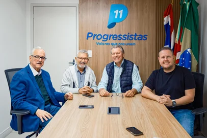 Primeira reunião da federação União Progressista no Rio Grande do Sul. Na foto, deputados Pedro Westphalen, Luiz Carlos Busato, Afonso Hamm e Covatti Filho<!-- NICAID(16047568) -->