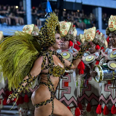 CARNAVAL RIO 202, DESFILE GRUPO ESPECIALRJ - CARNAVAL RIO 202, DESFILE GRUPO ESPECIAL - GERAL - RJ - RIO DE JANEIRO - 11/02/2024 - CARNAVAL RIO 202, DESFILE GRUPO ESPECIAL - Paolla Oliveira Rainha de Bateria da Escola de Samba Acadêmicos do Grande Rio durante apresentação da primeira noite do desfile do grupo especial do Rio de Janeiro no Sambódromo da Marques de Sapucaí neste domingo (11).  12/02/2024 - Foto: THIAGO RIBEIRO/AGIF - AGÊNCIA DE FOTOGRAFIA/AGIF - AGÊNCIA DE FOTOGRAFIA/ESTADÃO CONTEÚDOEditoria: GERALLocal: RIO DE JANEIROIndexador: THIAGO RIBEIROFotógrafo: AGIF - AGÊNCIA DE FOTOGRAFIA<!-- NICAID(15676741) -->