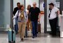 Quatro gaúchos resgatados de Israel desembarcam em Porto Alegre