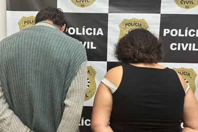 A Polícia Civil concluiu que o menino Carlos Eduardo Telles, de um ano e cinco meses, foi espancado até a morte no dia 8 de abril. A criança foi levada sem vida até o Hospital de Taquara, onde mãe e padrasto disseram que ele havia caído da cama, quando sofreu as lesões.<!-- NICAID(16031804) -->