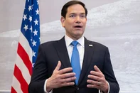 US Secretary of State Marco Rubio speaks to the media during a refueling stop at Shannon Airport in Shannon, Ireland, March 12, 2025, as he travels from talks with Ukraine in Saudi Arabia to attending a G7 Foreign Ministers meeting in Canada. Rubio said Wednesday that European allies will need to be involved in any eventual deal on Ukraine, which backed a US proposal for a 30-day truce with Russia. (Photo by SAUL LOEB / POOL / AFP)Editoria: POLLocal: ShannonIndexador: SAUL LOEBSecao: diplomacyFonte: POOLFotógrafo: STF<!-- NICAID(15993755) -->