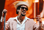 Bad Bunny é o primeiro artista latino a faturar US$ 1 bilhão em turnês e entra para elite global da Billboard