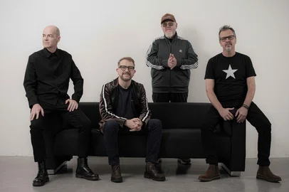Banda gaúcha Nenhum de Nós. Da esquerda para a direita: Carlos Stein (guitarra), Thedy Corrêa (voz), Sady Homrich (bateria) e Veco Marques (guitarra).<!-- NICAID(16290066) -->