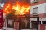 Incêndio destrói casa no centro de Passo Fundo<!-- NICAID(15593762) -->