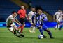 Avaí vence a rebaixada Ponte Preta em jogo morno na despedida da Série B