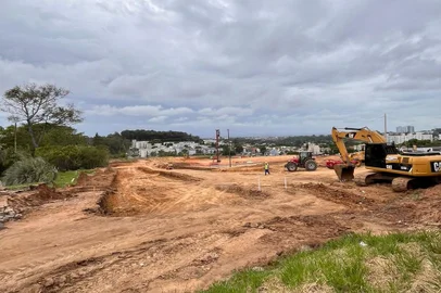 Obras do Bourbon Jardim Itália, do Grupo Zaffari<!-- NICAID(15690556) -->