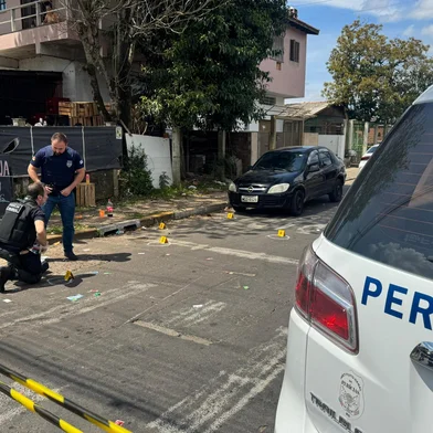 Um homem foi morto a tiros na Rua Pará, no bairro Niterói, em Canoas, na Região Metropolitana. O crime aconteceu por volta das 11h30min, deste domingo (6/10/2024), próximo a Escola Estadual de Ensino Fundamental Guanabara. <!-- NICAID(15884151) -->