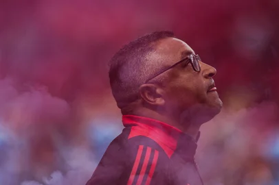 PORTO ALEGRE, RS, BRASIL, 21-09-2025: Grêmio x Internacional pelo Campeonato Brasileiro. O Grenal 448 é marcado pelo mau momento das duas equipes. Foto: Renan Mattos/Agência RBS<!-- NICAID(16129793) -->