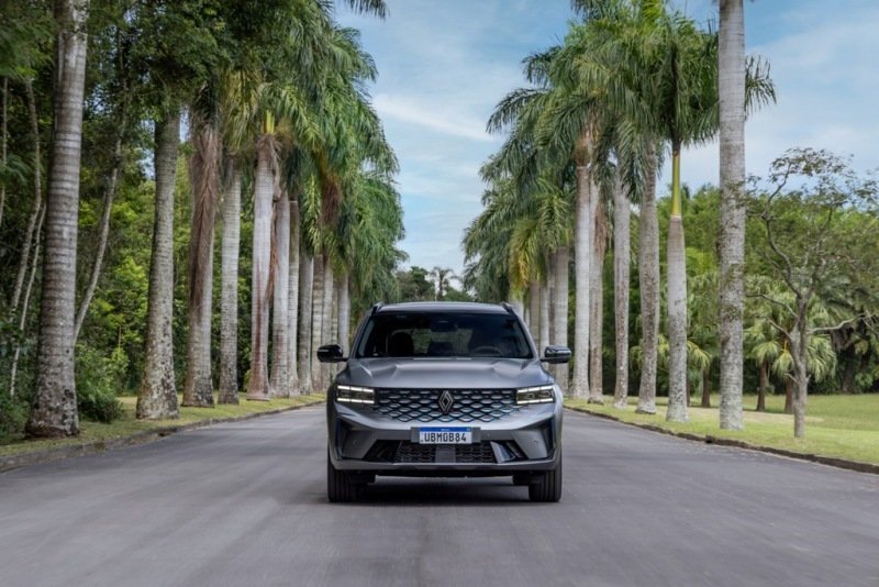 Koleos h&iacute;brido chega ao Brasil em pr&eacute;-venda