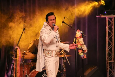 O cantor, músico e ator estadunidense Elvis Presley será o tema da última edição do Terça Cult deste ano, promovido pelo Recreio da Juventude.  O espetáculo Elvis Presley Especial de Natal será apresentado no dia 5 de dezembro, às 20h, na sede social, e interpretado pelo empresário e prefeito de Farroupilha, Fabiano Feltrin. Os ingressos custam R$7 e estão à venda, para associados, pelo aplicativo e na secretaria das sedes Juventude e Guarany.<!-- NICAID(15603604) -->