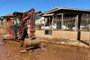 Após enchente, famílias trabalham na limpeza das casas em Espumoso <!-- NICAID(15757702) -->