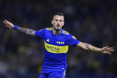 Argentina's Boca Juniors Darío Benedetto celebrates after scoring against Bolivia's Always Ready during the Copa Libertadores group stage first leg football match, at La Bombonera stadium in Buenos Aires on April 12, 2022. (Photo by Juan Mabromata / AFP)Editoria: SPOLocal: Buenos AiresIndexador: JUAN MABROMATASecao: soccerFonte: AFPFotógrafo: STF<!-- NICAID(15148481) -->