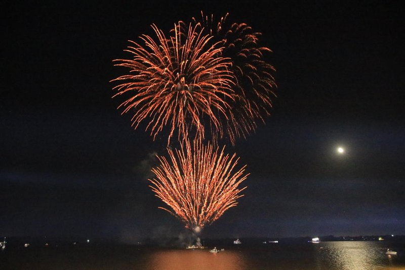 PORTO ALEGRE,RS,BRASIL.2023,01,01.Festa do ano na orla.(RONALDO BERNARDI/AGENCIA RBS).<!-- NICAID(15309053) -->