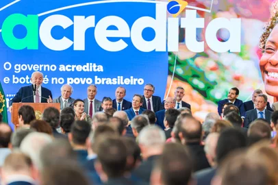 22.04.2024 - Presidente da RepÃºblica, Luiz InÃ¡cio Lula da Silva, durante CerimÃ´nia de LanÃ§amento do Programa Acredita, no PalÃ¡cio do Planalto. BrasÃ­lia - DFFoto: Ricardo Stuckert / PR<!-- NICAID(15741955) -->