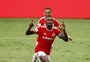 Líder em passes e dribles: os números e o mapa de calor de Edenilson no Gre-Nal 429