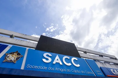 CAPÃO DA CANOA, RS, BRASIL - 18.02.2020 - O carnaval para adultos na Sacc (Sociedade dos Amigos do Capão da Canoa) ocorre no sábado (22) e o infantil, no domingo (23). No ano passado, cerca de 800 pessoas participaram da folia noturna. (Foto: Omar Freitas/Agencia RBS)<!-- NICAID(14423805) -->