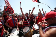 Fans of Flamengo cheer for their team outside the stadium ahead of the FIFA Club World Cup 2025 Group D football match between Brazil's CR Flamengo and England's Chelsea at the Lincoln Financial Field stadium in Philadelphia on June 20, 2025. (Photo by FRANCK FIFE / AFP)<!-- NICAID(16065172) -->