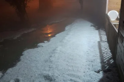 No Litoral Norte, o município de Itati registrou cerca de 50 casas afetadas, das quais 20 foram destruídas pela queda de granizo durante a madrugada desta quinta-feira (5). Os estragos foram s à região de Aratinga, na divisa com São Francisco de Paula, que é uma área considerada vulnerável.<!-- NICAID(16052914) -->