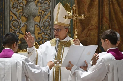 This photo taken and handout on May 9, 2025 by The Vatican Media shows Pope Leo XIV during a mass with cardinals in the Sistine Chapel in The Vatican. (Photo by Handout / VATICAN MEDIA / AFP) / RESTRICTED TO EDITORIAL USE - MANDATORY CREDIT "AFP PHOTO / VATICAN MEDIA" - NO MARKETING - NO ADVERTISING CAMPAIGNS - DISTRIBUTED AS A SERVICE TO CLIENTS<!-- NICAID(16033634) -->