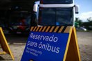 GRAVATAÍ, RS, BRASIL - 2024.05.09 - Posto de gasolina em Gravataí funciona como rodoviária improvisada. (Foto: Renan Mattos/ Agência RBS)Indexador: Renan Mattos<!-- NICAID(15759399) -->