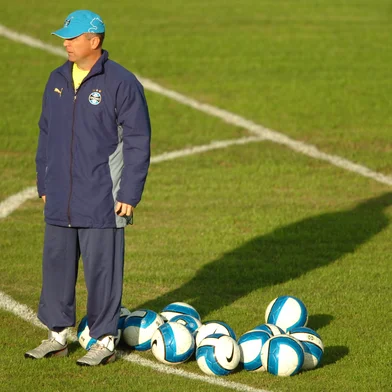 *** Mauro Vieira - Gremio1 ***  Treino do Grêmio em Eldorado do Sul.Técnico Mano Menezes orienta jogadores.<!-- NICAID(1956554) -->
