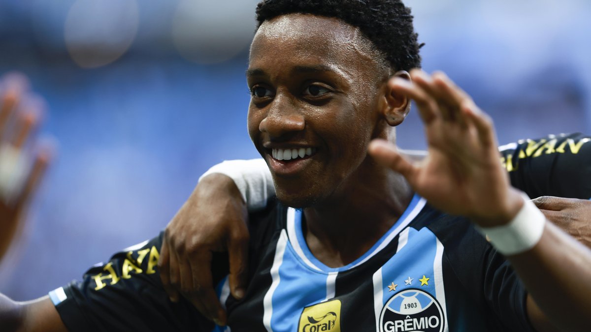 Com Gabriel Mec, Grêmio supera meta de vendas da temporada