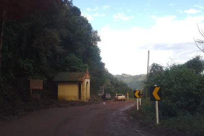 Trecho da RS-437, entre Vila Flores e Antônio Prado será pavimentada <!-- NICAID(15820178) -->