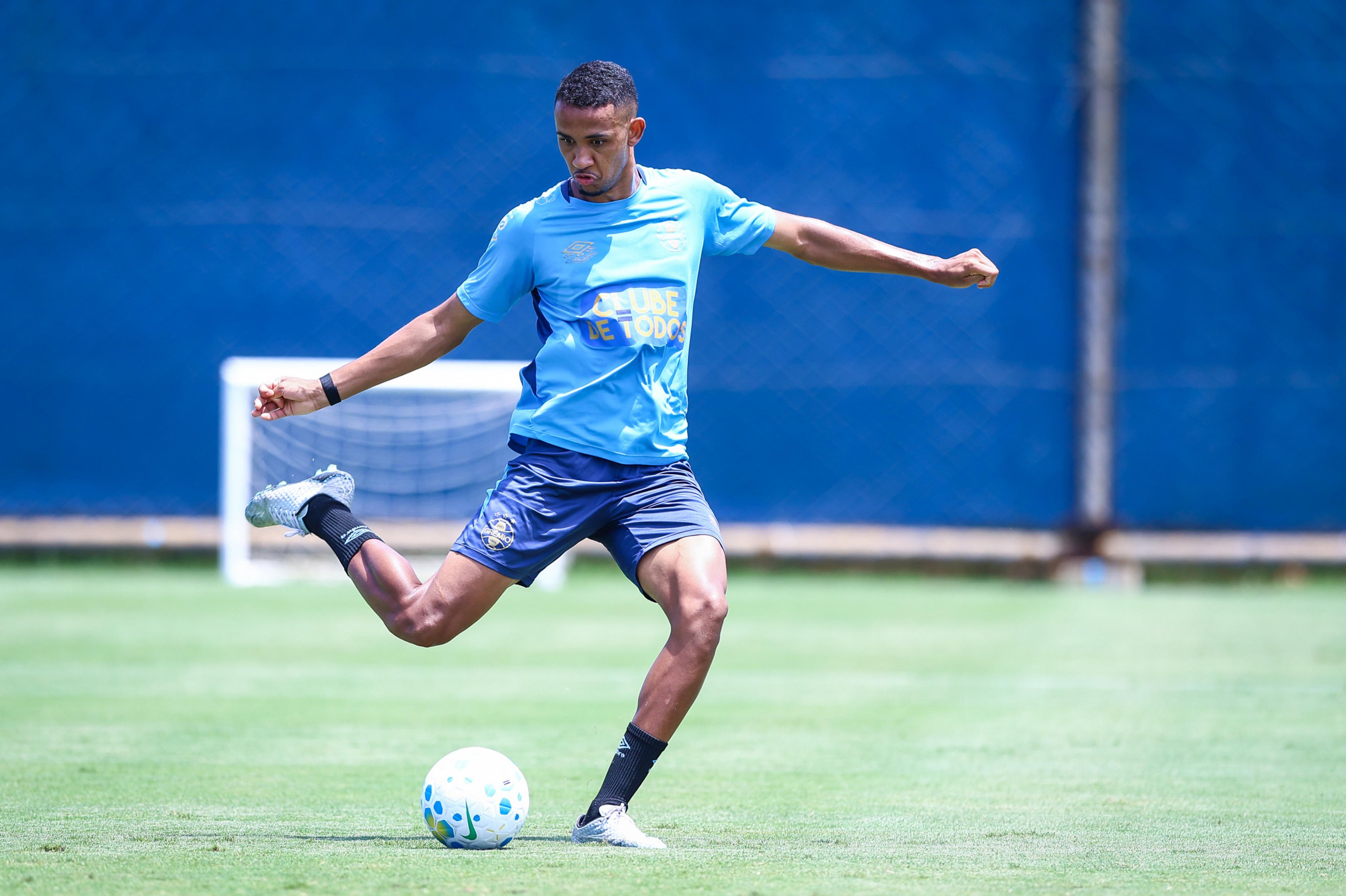 Atacante do Gr&ecirc;mio perde espa&ccedil;o