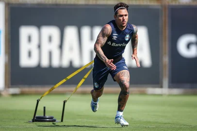 Vina, novo meia do Grêmio<!-- NICAID(15349692) -->